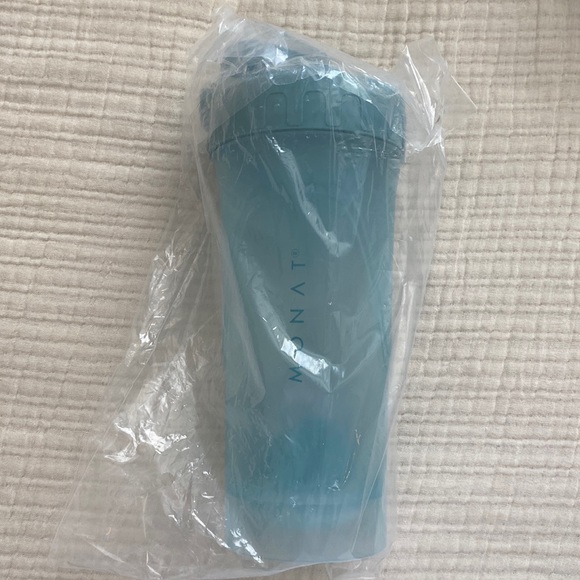 Monat Shaker Cup. - Picture 1 of 2